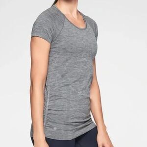 Athleta Speedlight Seamless Active Tee Grey Heather, Medium (B9)